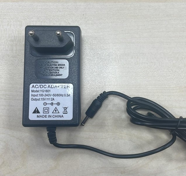 POWERMASTER YG1601 15 VOLT 2 AMPER 2.5*0.7 İNCE UÇ PRİZ TİP ADAPTÖR